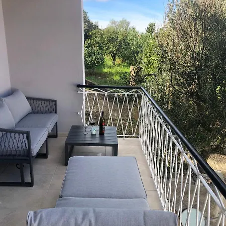 Hébergement de vacances Charming New House On Islandfew Steps From The Sea