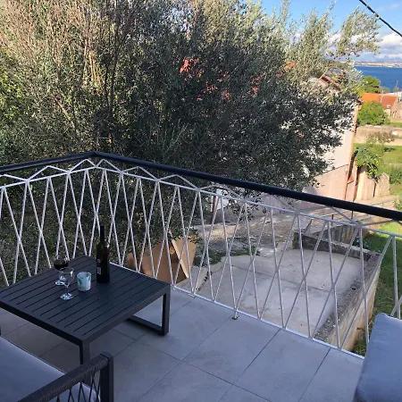 Hébergement de vacances Charming New House On Islandfew Steps From The Sea *