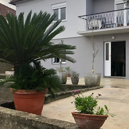 Charming New House On Islandfew Steps From The Sea Kali