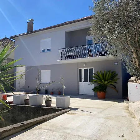 Charming New House On Islandfew Steps From The Sea Ferienhaus